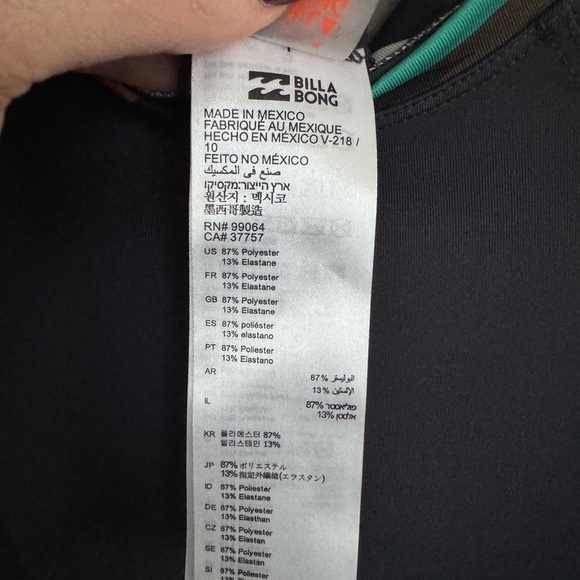 Billabong Rash Guard - Picture 3 of 5